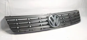 Volkswagen PASSAT B5 Etusäleikkö 3B0853653C