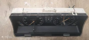 Opel Rekord E2 Compteur de vitesse tableau de bord 81117340