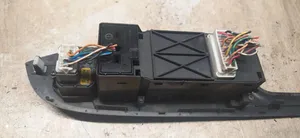 Honda CR-V Moldura del interruptor de la ventana de la puerta delantera 35750