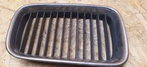 BMW 3 E36 Grille de calandre avant 51138122238