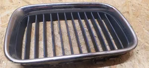 BMW 3 E36 Grille de calandre avant 51138122238