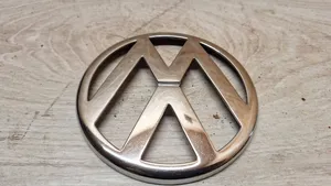 Volkswagen Golf IV Mostrina con logo/emblema della casa automobilistica 1J0853601