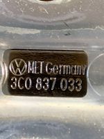 Volkswagen Golf VI Serratura a scatto/chiusura a gancio portiera anteriore 3C0837033