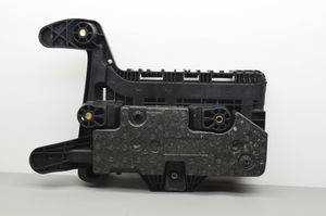 Volkswagen Jetta VI Vassoio scatola della batteria 1K0915333