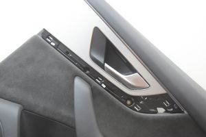 Audi Q7 4M Rivestimento del pannello della portiera posteriore 4M0868068B