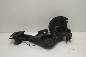 Nissan Rogue Taka-akselin pyöräntuenta 