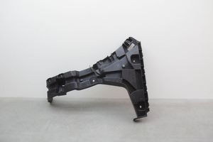 Audi Q3 8U Puskurin kannattimen kulmakannake 8U0807453