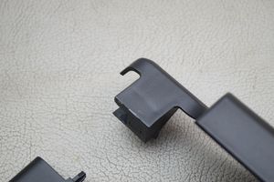 Audi Q7 4M Cornice di rivestimento della regolazione del sedile della portiera anteriore 4M0883690A