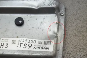 Nissan Juke I F15 Moottorin ohjainlaite/moduuli BEM330400