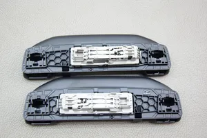 Mercedes-Benz GLC X253 C253 Un set di maniglie per il soffitto A0998150039