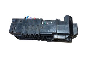 Opel Vectra C Module de fusibles 1754KA