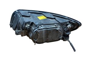 Volvo V50 Lampa przednia 30698874