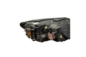 Volvo V50 Lampa przednia 31265694