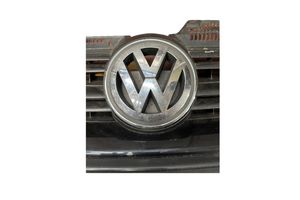 Volkswagen Golf V Augšējais režģis 1K5853600