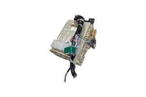 Toyota Urban Cruiser (XP110) Module de fusibles 8273052F20