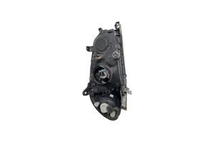 Toyota Avensis T220 Lampa przednia 8115005140