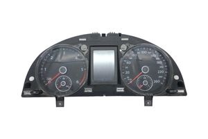 Volkswagen PASSAT B7 Speedometer (instrument cluster) 3AA920870A