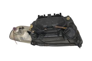 Audi A4 S4 B5 8D Lampa przednia 8D0941003E