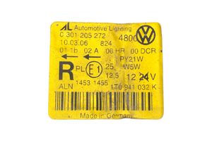 Volkswagen Touran I Lampa przednia 1T0941032K