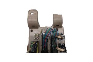 Toyota Corolla E120 E130 Module de fusibles 8264102050