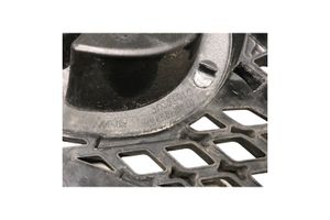 Toyota Corolla E120 E130 Maskownica / Grill / Atrapa górna chłodnicy 3065I010