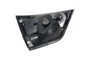 Mitsubishi Outlander Lampy tylnej klapy bagażnika 1146356R