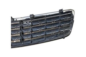 Mercedes-Benz C W203 Grille de calandre avant A2038800223