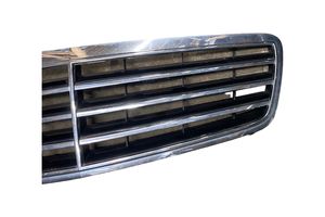 Mercedes-Benz C W203 Grille de calandre avant A2038800223