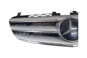 Mercedes-Benz R W251 Etupuskurin ylempi jäähdytinsäleikkö A2518880223