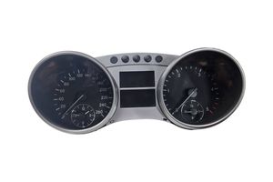 Mercedes-Benz R W251 Speedometer (instrument cluster) A2515404748