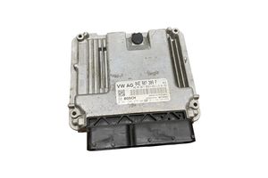 Volkswagen Golf VII Calculateur moteur ECU 04E907309F