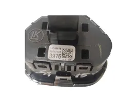 Opel Corsa E Botón interruptor de luz de peligro 13363976