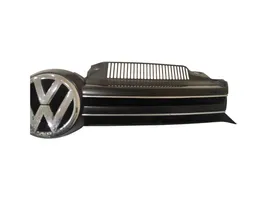 Volkswagen Golf VI Etupuskurin ylempi jäähdytinsäleikkö 1K9853653A
