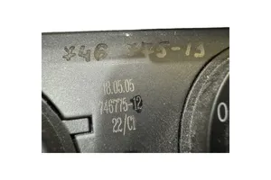 Volkswagen PASSAT B6 Panel klimatyzacji 74677512