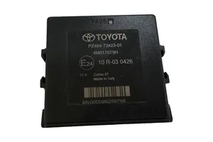 Toyota Avensis T270 Unité de commande, module PDC aide au stationnement 4M0175T5H