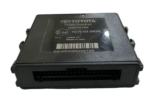 Toyota Avensis T270 Unité de commande, module PDC aide au stationnement 4M0175T5H