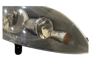 Volkswagen Golf Plus Lampa przednia 5M1941006D