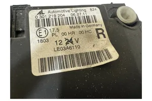 Audi A4 S4 B7 8E 8H Lampa przednia 0301219204