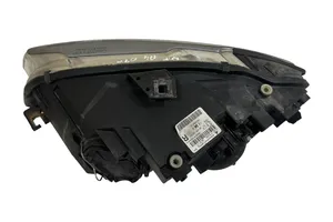 Audi A4 S4 B7 8E 8H Lampa przednia 0301219204