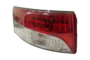 Toyota Avensis T270 Lampa tylna 08048