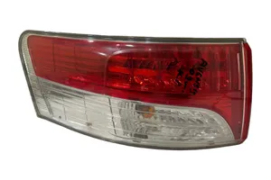 Toyota Avensis T270 Lampa tylna 08048