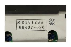 Mitsubishi Carisma Monitori/näyttö/pieni näyttö MR381288