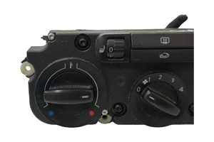 Volkswagen Caddy Panel / Radioodtwarzacz CD/DVD/GPS 5370171