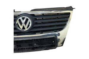 Volkswagen PASSAT B6 Etupuskurin ylempi jäähdytinsäleikkö 3C0853651AD