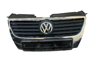 Volkswagen PASSAT B6 Etupuskurin ylempi jäähdytinsäleikkö 3C0853651AD