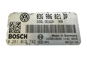 Volkswagen PASSAT B6 Moottorin ohjainlaite/moduuli 03G906021DP