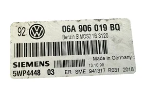 Volkswagen Golf IV Sterownik / Moduł ECU 06A906019BQ