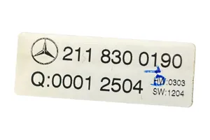 Mercedes-Benz E W211 Oro kondicionieriaus/ klimato/ pečiuko valdymo blokas (salone) 2118300190