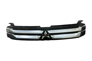 Mitsubishi Outlander Grille calandre supérieure de pare-chocs avant 7450A959