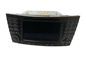 Mercedes-Benz E W211 Radio/CD/DVD/GPS-pääyksikkö A2118276842